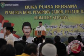 Buka bersama Gubernur, atlet dan pelatih Pelatda PON Riau 2012 Page 1 Small