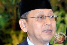 Govt to reduce LPG imports: VP