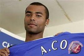 Cole kembali tepat waktu untuk lawan City