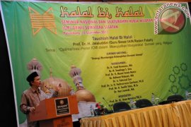 Halal bi Halal dan Semnas ICMI Page 4 Small