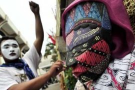 PERINGATI HARI BATIK