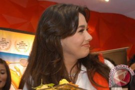 Ari Sihasale dan Nia Zulkarnaen bakal bikin  film dokumenter  Ambon