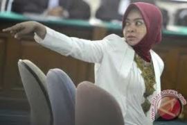 Pembacaan Vonis Wa Ode Nurhayati Ditunda