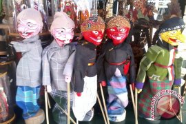 Wayang golek "The Lost Forest" di London