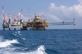 Harga Minyak Dunia  Terus Menurun*
