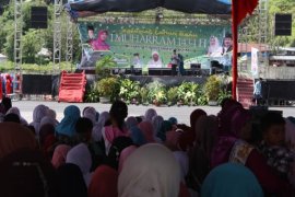 Ribuan Warga Ikuti Tausyiah Ustadz Riza Muhammad