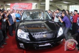 Luhut Tanggapi Sindiran Esemka Jadi Mobil Kepresidenan