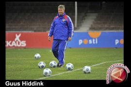 Hiddink Sangat Optimistis Bisa Bawa Chelsea Ke Kompetisi Eropa