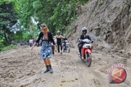 Jalur Padang-Bukittinggi lewat malalak putus
