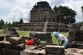 PERAWATAN CANDI MENDUT