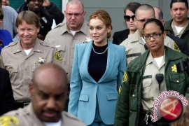  Lindsay Lohan tak mampu bayar psikiater