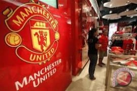 Nani Antar "Setan Merah" Taklukkan Reading