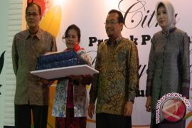 Kaltim Terima Penghargaan Tertinggi P2HP
