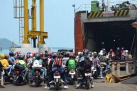 Arus Balik Penumpang di Pelabuhan Bakauheni Ramai