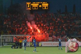 Aksi Suporter Persisam