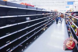  Seorang nenek terkunci di supermarket saat Tahun Baru