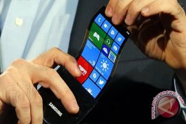 Samsung Perkenalkan Ponsel Layar Tekuk