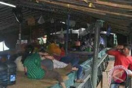 Penumpang KM Delta Terkatung-Katung