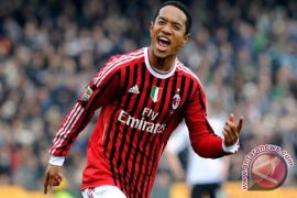  Emanuelson kesal dicadangkan Milan