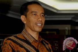 Governor Jokowi asks for immediate collection of floods garbage