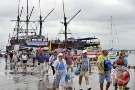 Pemerintah Atur Kapal Nelayan-Wisata Kelola Sampah