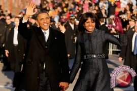 Michelle Obama Tanam Sayur di Gedung Putih