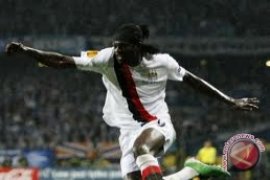 Adebayor Pemain Terbaik