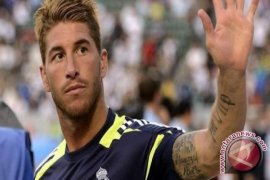 Manajer Real Madrid Rafael Benitez Yakin Ramos Tidak Ke MU