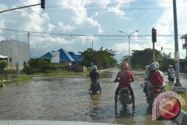 Dishub Baubau perbaiki PJU yang rusak