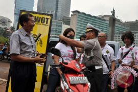 Forwot bagikan 1.000 masker gratis