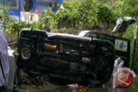 Mobil terjungkal di citraland