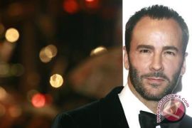 Tom Ford luncurkan koleksi busana wanita di London