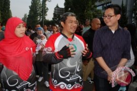 Survei: Aher ungguli Dede Yusuf