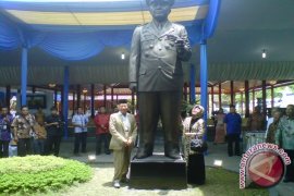 Almarhum probosutedjo tiap ruwah ke museum