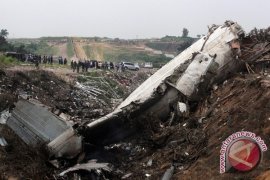  Pesawat Bawa Penerjun Bebas Jatuh, 11 Tewas