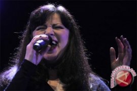 "Melayang" bersama Basia