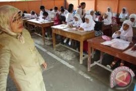 Anggaran Pendidikan Berkarakter Sumbar 2013 Naik