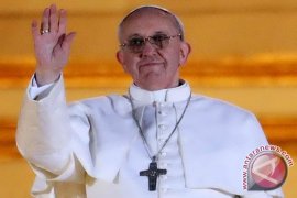 Paus Fransiskus Makan Siang Bersama Paus Emeritus