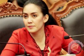 Rieke Diah Pitaloka andalkan bahan tradisional