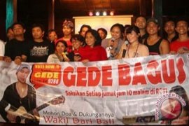 Ny Puspayoga Nonton Bareng "X-Factor"