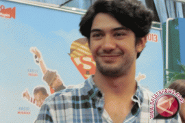  Reza Rahadian bangga bisa main bareng Srimulat
