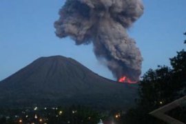 GUNUNG LOKON MELETUS