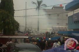 Mes Karyawan Rumah Sakit Mitra Medika Terbakar 