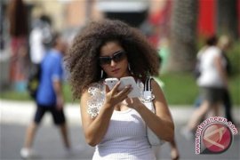 Smartphone  Geser Posisi Anjing "Human Best Friend"