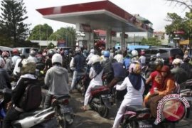 Pembelian Besar-besaran sebabkan Kelangkaan BBM