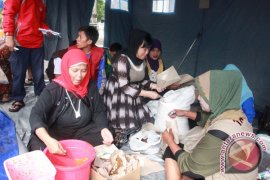  Distribusikan Sembako Korban Banjir 