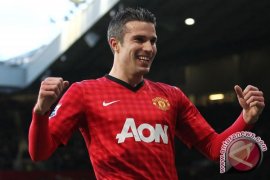 Van Persie bawa United ke peringkat ketiga