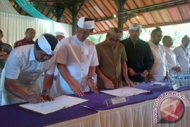 Pastika Teken Kontrak Politik Dengan KMPB