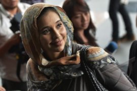 Ayu Azhari Akui Pertemuan dengan Ahmad Fathanah