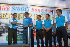 Nurfiani Raih Toyota Avanza Tabungan Sikoci